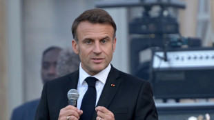 Extrema direita avan&ccedil;a como favorita nas elei&ccedil;&otilde;es legislativas da Fran&ccedil;a