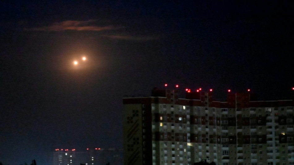 Ukraine: des "bombardements massifs" sur Kiev font moins cinq morts, selon les autorités