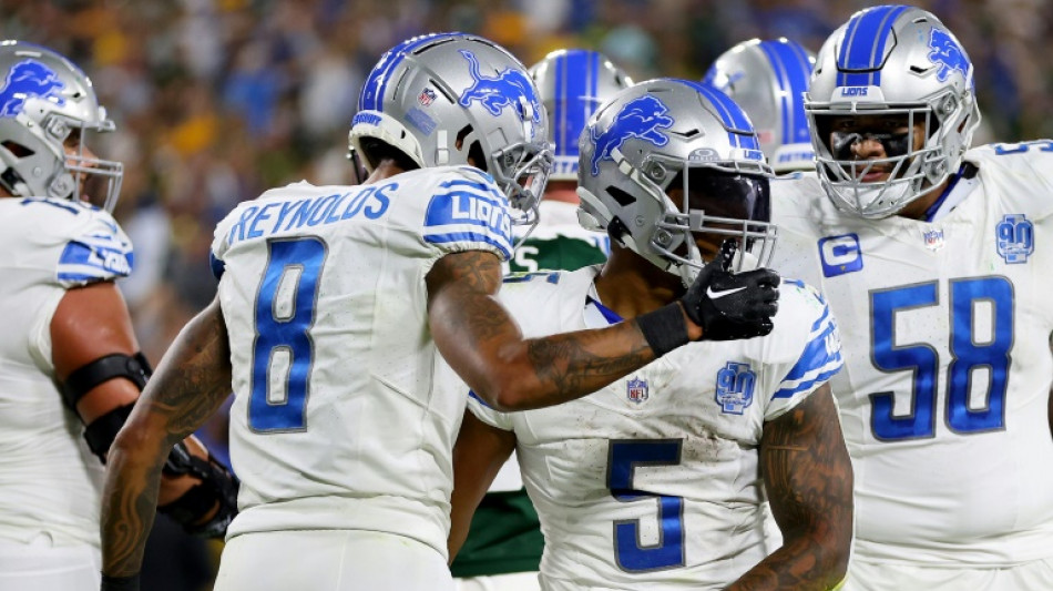 Lions maul Packers to take NFC North division lead