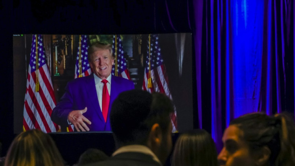 Republicanos piden mirar al futuro en reuni&oacute;n que ovaciona a Trump