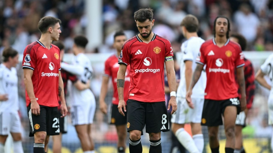 Manchester United volta a decepcionar; Everton vence em seu novo estádio