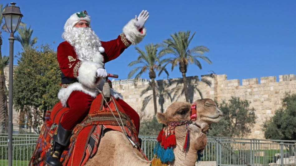 Un Pap&aacute; Noel palestino reparte alegr&iacute;a en Jerusal&eacute;n