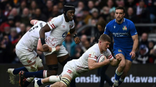 England beat Italy to give Borthwick first win as coach