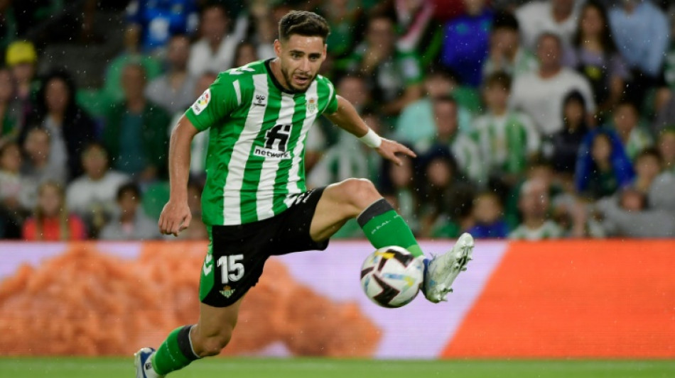 Villa sign Betis defender Moreno