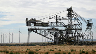 Demonstrierende fordern Erhalt des Ortes L&uuml;tzerath