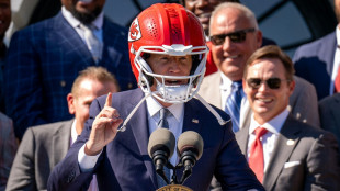 Besuch des Super-Bowl-Champions: Biden tr&auml;gt Chiefs-Helm
