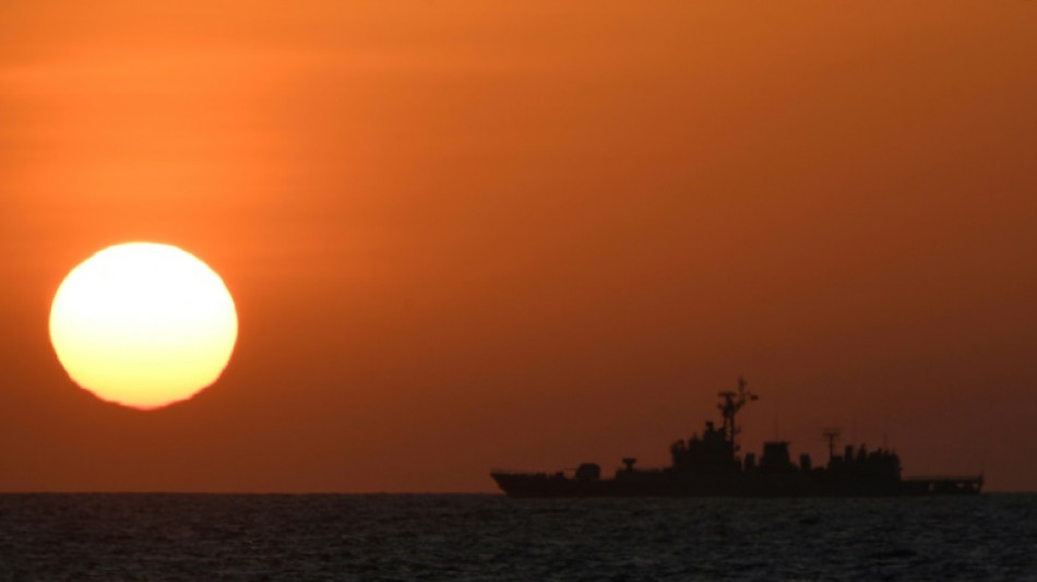 China anuncia exerc&iacute;cios a&eacute;reos e mar&iacute;timos perto de recife disputado com as Filipinas