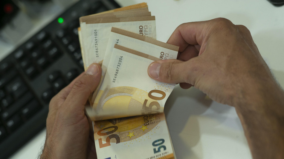 Euro in calo a 1,1625 dollari e a 171,32 yen