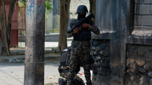 Haitianos relatam 'pesadelo' enquanto esperam pela transi&ccedil;&atilde;o pol&iacute;tica