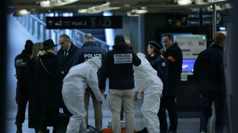 Tres heridos en ataque con arma blanca en Par&iacute;s, la polic&iacute;a descarta un "acto terrorista"