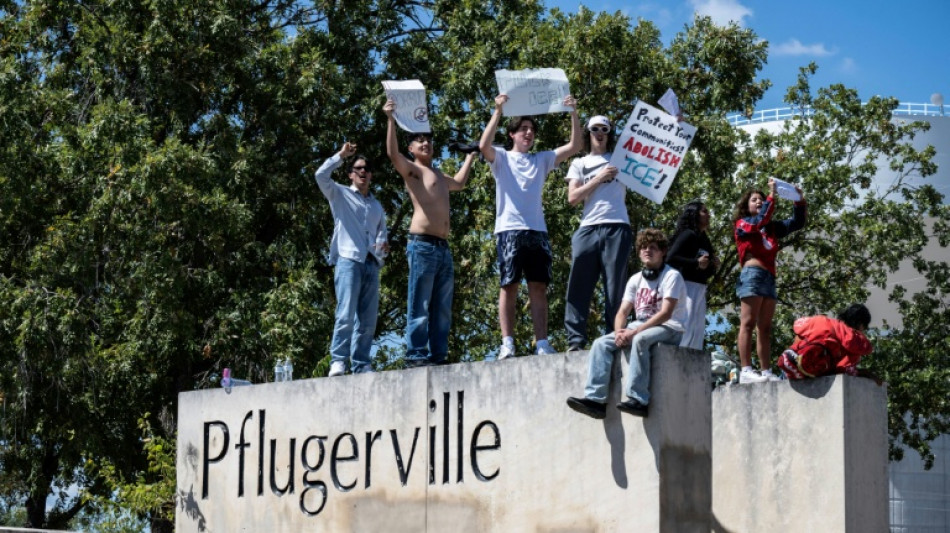 Estudiantes de Texas alzan la voz por familias migrantes ante redadas en EEUU