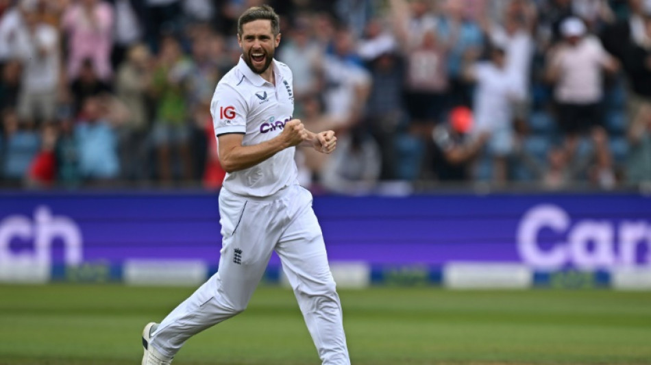 Woakes calls on England to summon spirit of 2019 in Headingley run chase