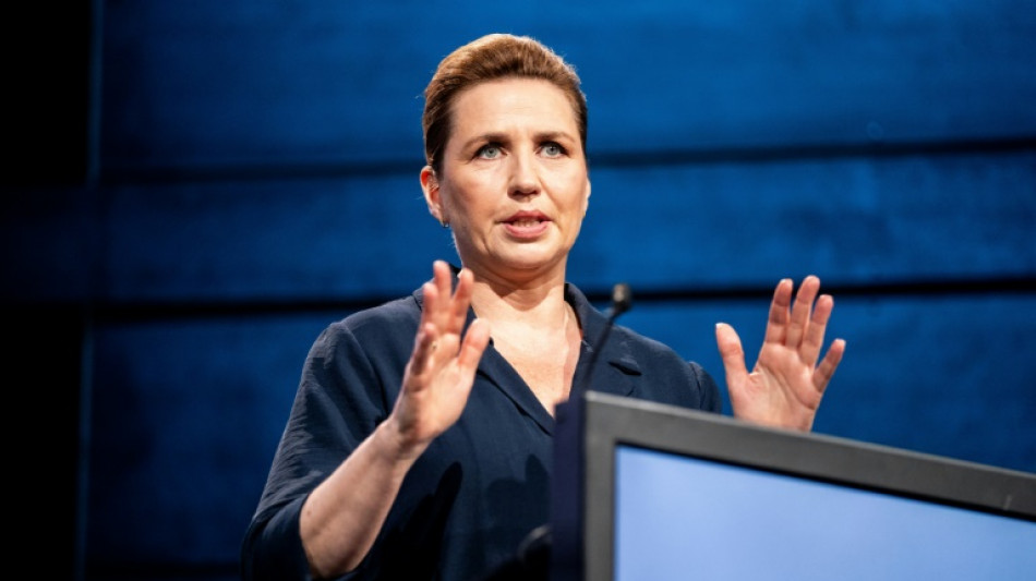 Primeira-ministra da Dinamarca &eacute; 'agredida' por homem em Copenhague
