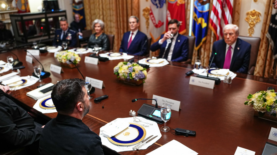 'Trump a Zelensky, cedi il Donbass o sarai distrutto'