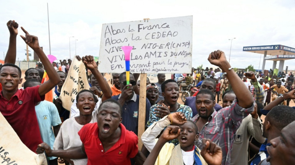 Ecowas-Milit&auml;rchefs verschieben f&uuml;r Samstag geplantes Treffen "auf unbestimmte Zeit"