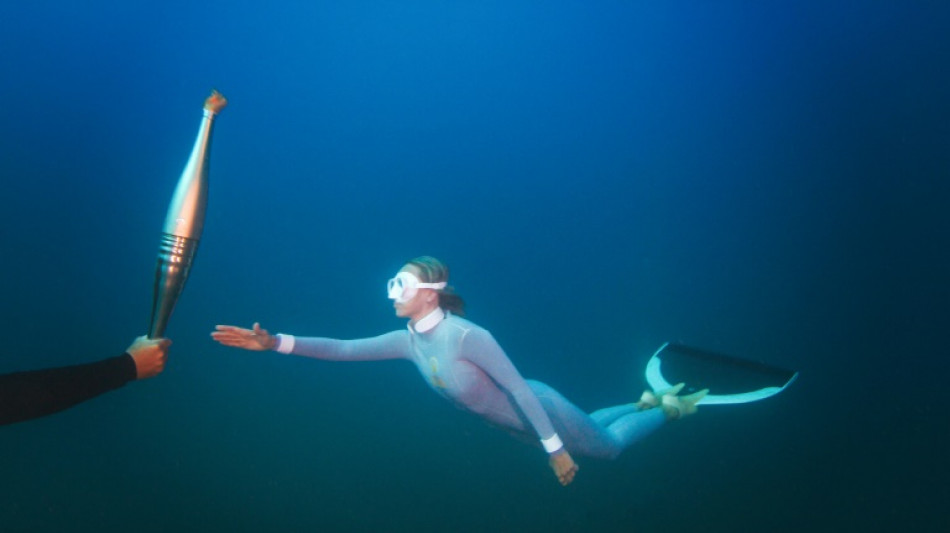 JO: profondeurs marines et glamour pour le retour de la flamme en France m&eacute;tropolitaine