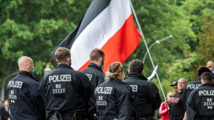 Sorben-Dachverband bietet Tausch von Reichsflagge gegen Geschichtsbuch an