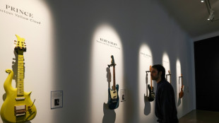 Guitarras de Kurt Cobain, Beatles e outras lendas da m&uacute;sica ser&atilde;o leiloadas nos EUA