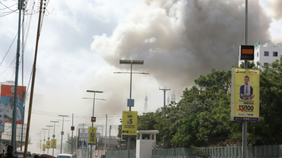 Somalie: au moins 100 morts dans le double attentat &agrave; la voiture pi&eacute;g&eacute;e &agrave; Mogadiscio 
