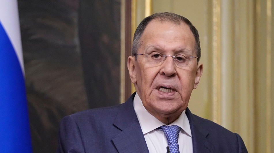 Lavrov, 'preoccupazione per rafforzamento Nato ai confini'