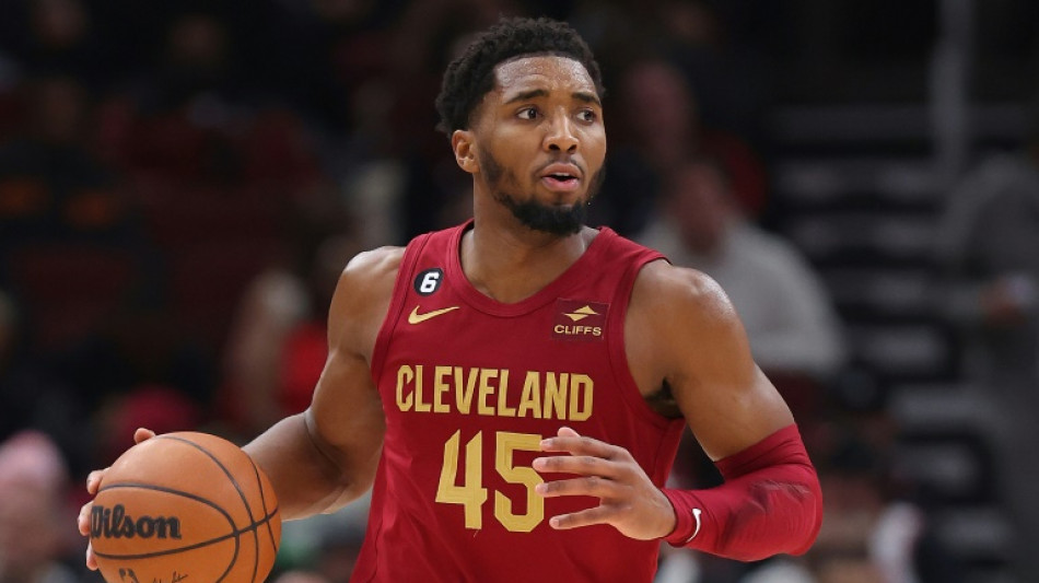 Mitchell's stunning 71 points leads Cavs, Lakers and Sixers win