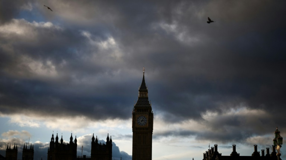 Londres dégaine le sécateur budgétaire
