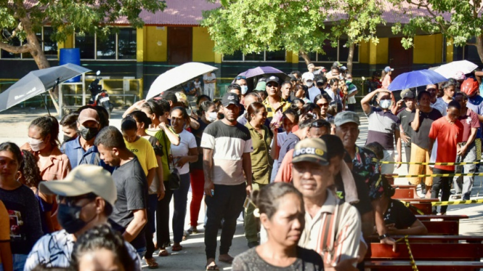 Lange Warteschlangen vor Wahllokalen in Osttimor