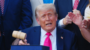 Trump, firmate 12 lettere per i dazi, partiranno lunedì