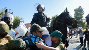 Polizei in Israel setzt Wasserwerfer gegen Demonstrierende vor Parlament ein