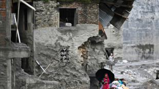 Avalanche entre Nepal e China deixou mais de 1.000 mortos