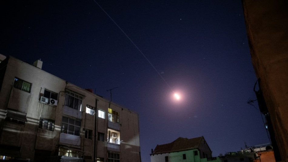 Israel bombardea sitios cerca de Damasco, seg&uacute;n la prensa oficial siria