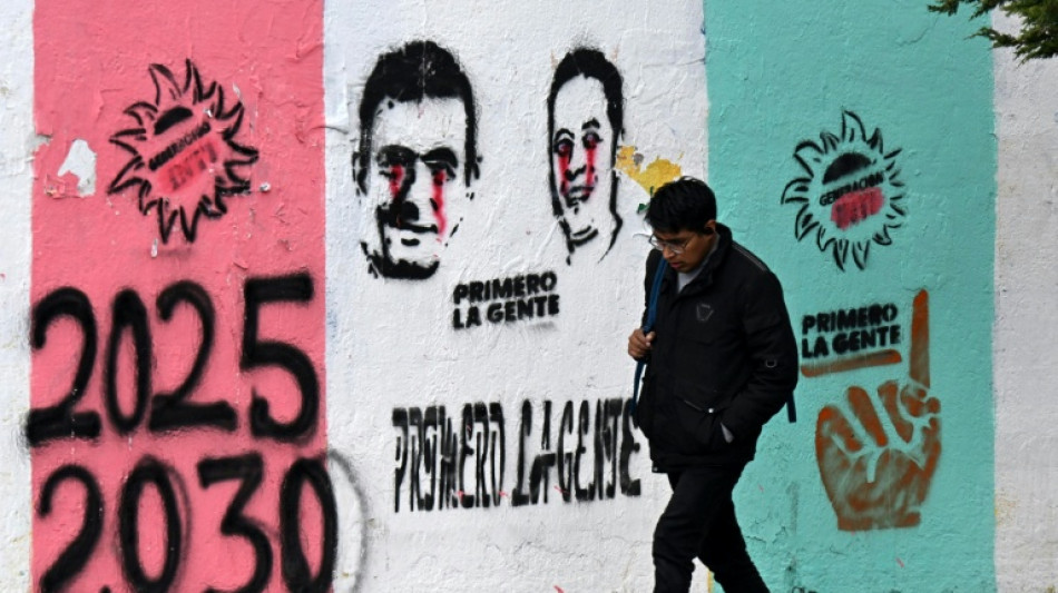 Em crise, Bol&iacute;via define presidente entre dois candidatos de direita