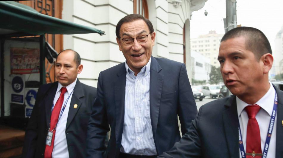 Perù, scarcerato l'ex presidente Martín Vizcarra