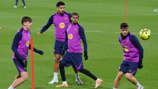 Barcelona's Araujo returns to training after weeks out