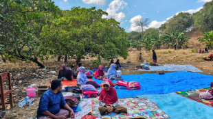 Milhares de afetados aguardam ajuda ap&oacute;s terremoto na Indon&eacute;sia
