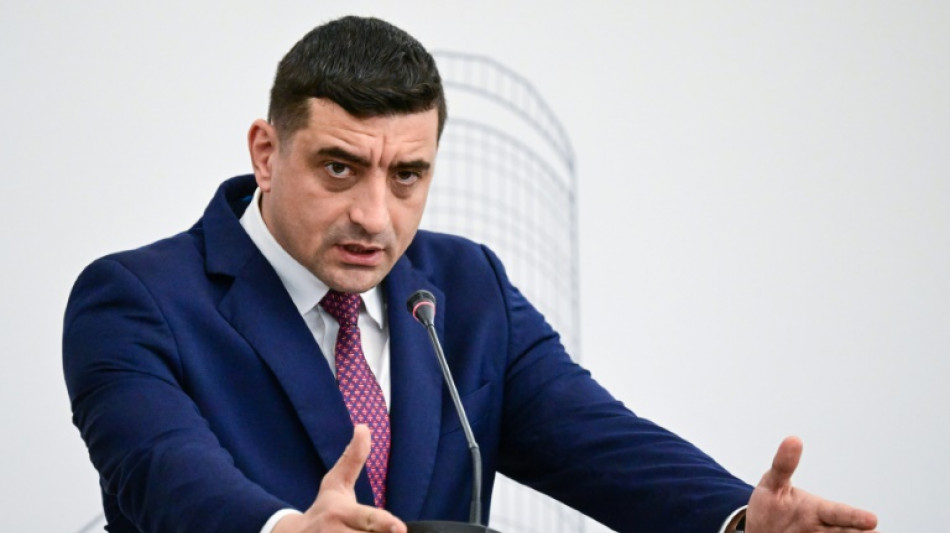 Roumanie: Simion, confiant avant le second tour, accuse Macron d'ingérence