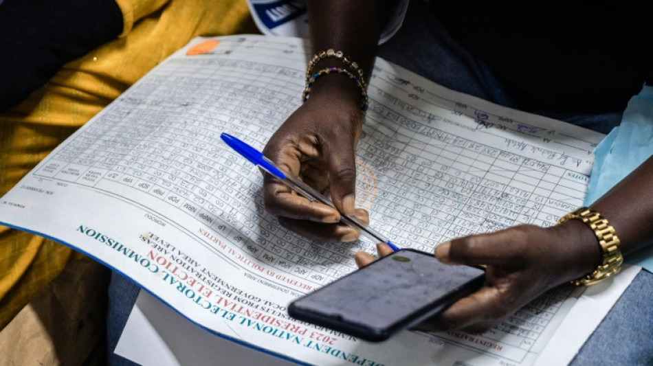 Kandidat der Regierungspartei geht bei Pr&auml;sidentschaftswahl in Nigeria in F&uuml;hrung