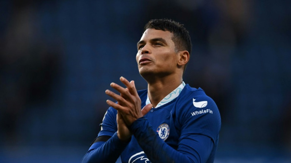 Thiago Silva extends Chelsea contract to 2024