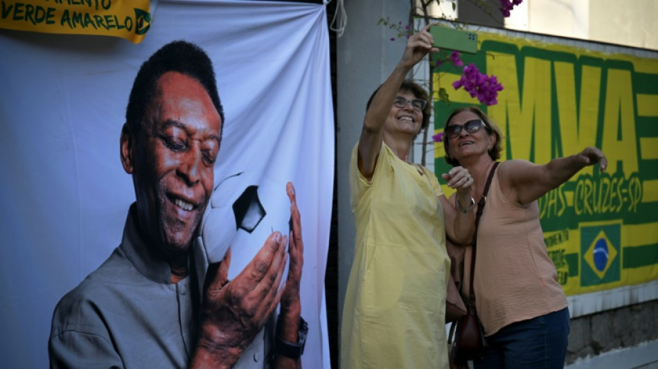 Le Br&eacute;sil dit un dernier adieu au "Roi" Pel&eacute;