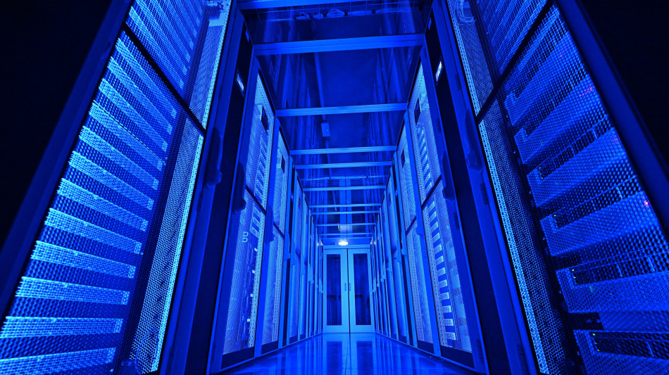 Simulato con un supercomputer l'intero ciclo vitale di una cellula