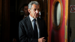 Ex-presidente franc&ecirc;s Sarkozy &eacute; condenado &agrave; pris&atilde;o em caso de financiamento ilegal de campanha