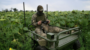 Bajo un cielo surcado de drones, robots ayudan a los m&eacute;dicos militares ucranianos