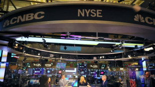 Wall Street h&eacute;site autour de l'&eacute;quilibre pour commencer la semaine