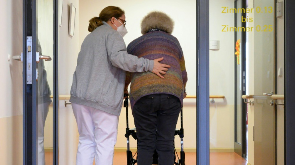 DRK-Präsidentin fordert Deckelung bei Pflegekosten: "Pflege wird zur Armutsfalle"