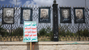 Folla ai funerali dei 'martiri', diretta su tv di Stato iraniana