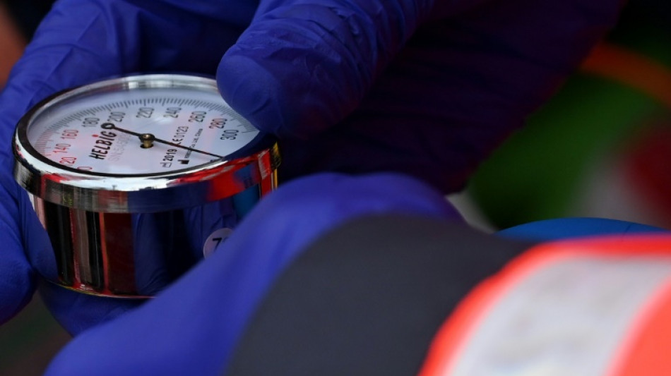 Zwei Kanalarbeiter bei Unfall mit Oberleitung in Baden-Württemberg verletzt