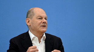 Scholz startet Wahlkreisreise mit Besuch von Ausbildungszentrum in Brandenburg