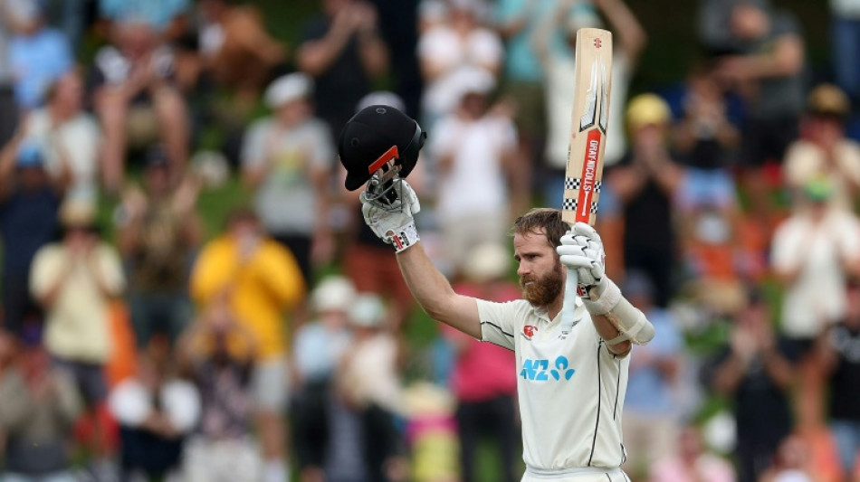 Williamson century sees New Zealand set England 258 to win second Test