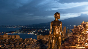 Jago presenta la David a Taormina, e Meta lo censura di nuovo