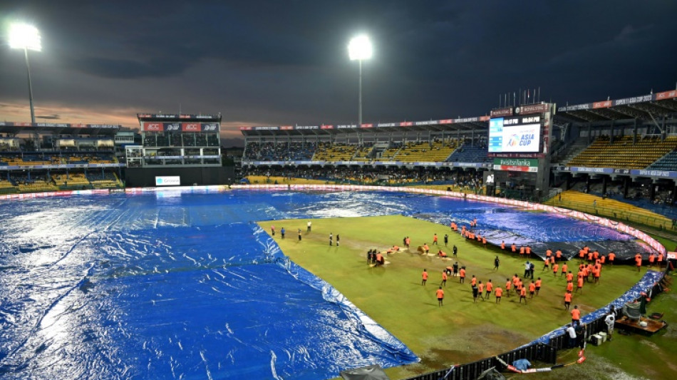 Rain forces India-Pakistan clash into reserve day